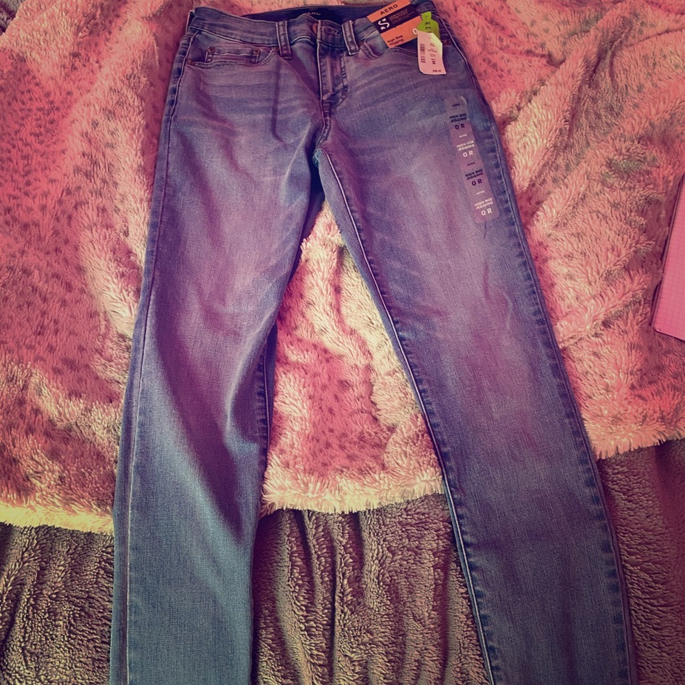 I’m selling brand new Aeropostale jeans.